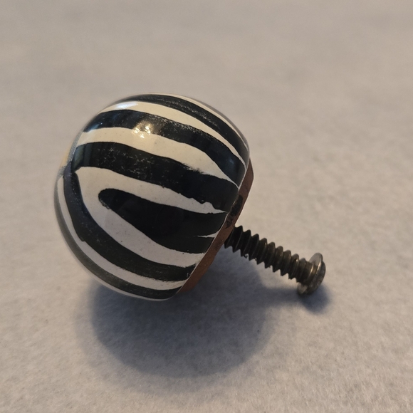 MacKenzie-Childs Black and White Striped Knob/Drawer Pull - Picture 2 of 4